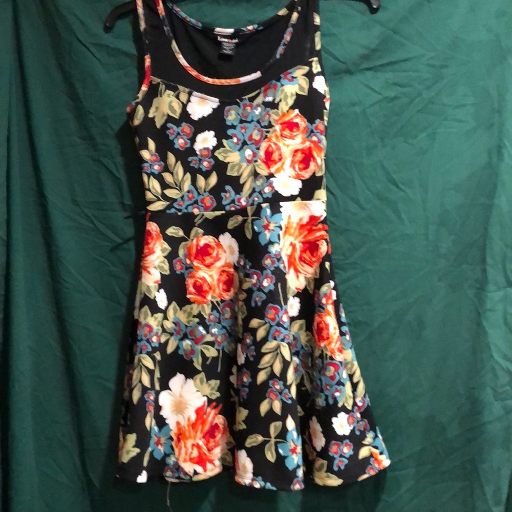 Dress - Picture 2 of 2
